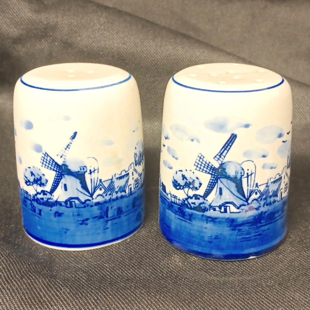 Delft Blue Salt and Pepper Shaker Set